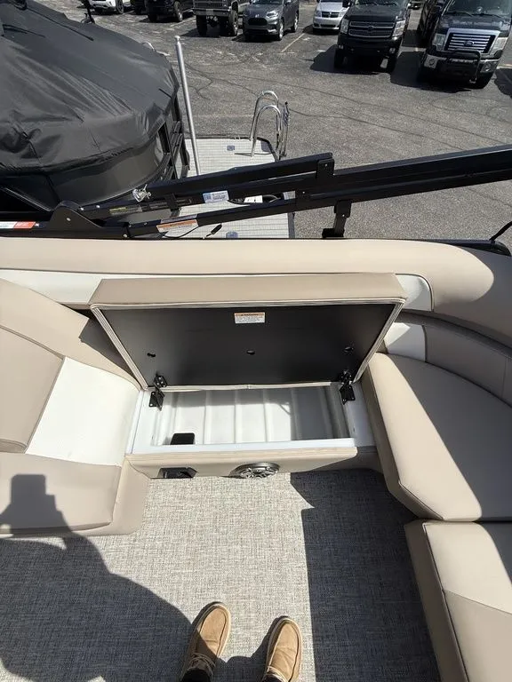 Slide: The Image of Premier 250 Solaris Sport 2026 - 22