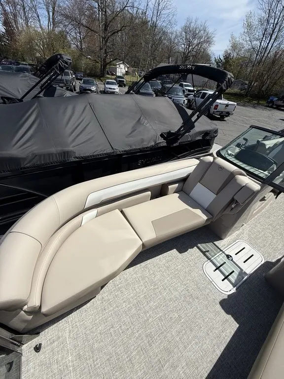 Slide: The Image of Premier 250 Solaris Sport 2026 - 4