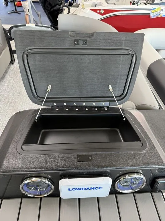 Slide: The Image of Premier 230 Sunsation Angler 2PT 2026 - 13