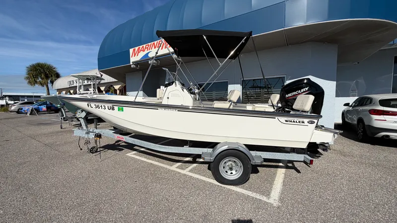 The Image of Boston Whaler 170 Montauk 2025 - 0