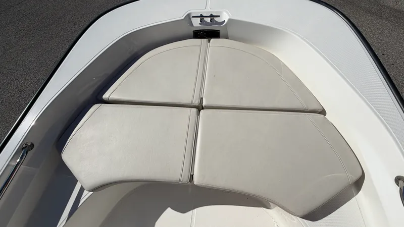 Slide: The Image of Boston Whaler 170 Montauk 2025 - 14