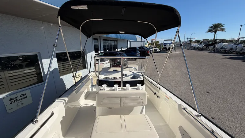 Slide: The Image of Boston Whaler 170 Montauk 2025 - 15