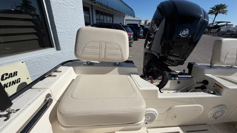 Slide: The Image of Boston Whaler 170 Montauk 2025 - 3