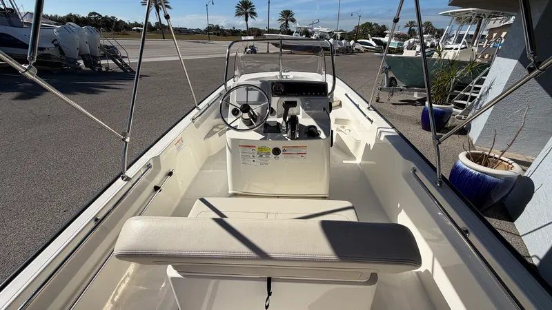 Slide: The Image of Boston Whaler 170 Montauk 2025 - 4