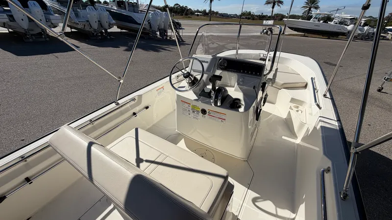Slide: The Image of Boston Whaler 170 Montauk 2025 - 6