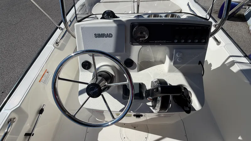 Slide: The Image of Boston Whaler 170 Montauk 2025 - 9