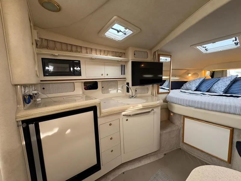 Slide: The Image of Sea Ray 340 Sundancer 2000 - 11