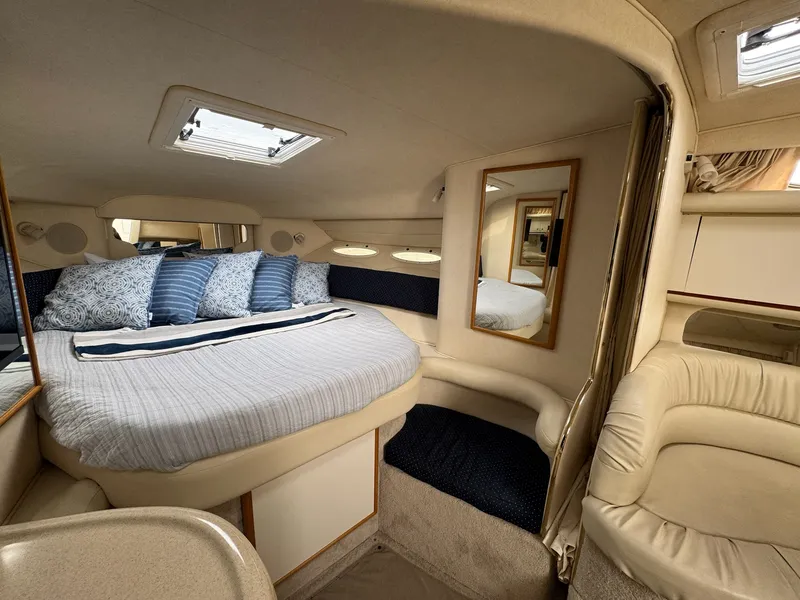 Slide: The Image of Sea Ray 340 Sundancer 2000 - 16