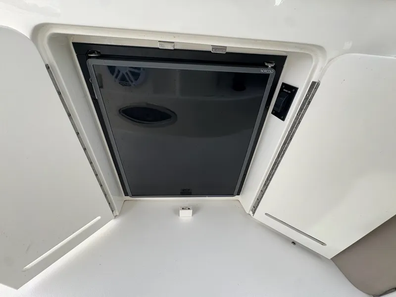 Slide: The Image of Sea Ray 340 Sundancer 2000 - 17