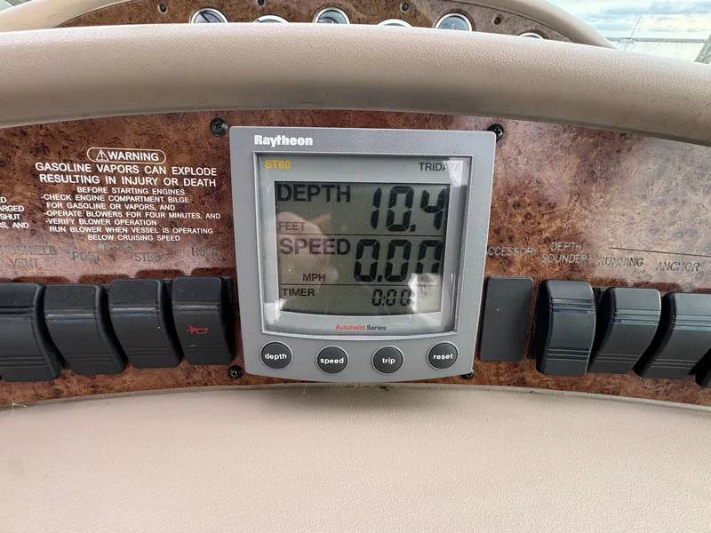 Slide: The Image of Sea Ray 340 Sundancer 2000 - 22