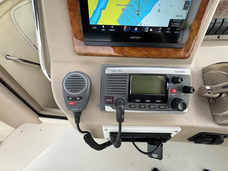 Slide: The Image of Sea Ray 340 Sundancer 2000 - 23