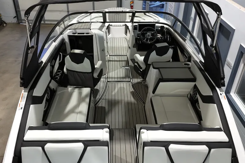 Slide: The Image of Yamaha 252S 2026 - 8