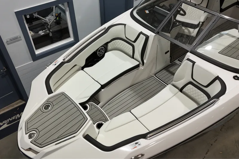 Slide: The Image of Yamaha 252S 2026 - 2