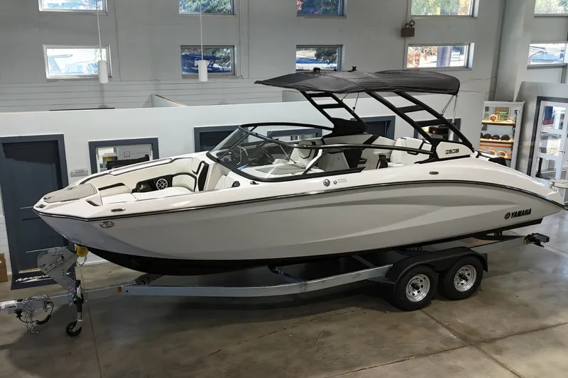 Slide: The Image of Yamaha 252S 2026 - 1