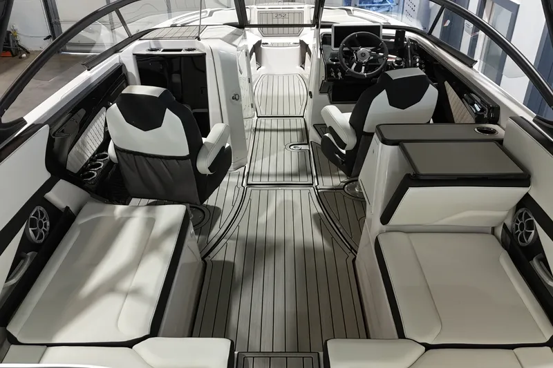 Slide: The Image of Yamaha 252S 2026 - 7