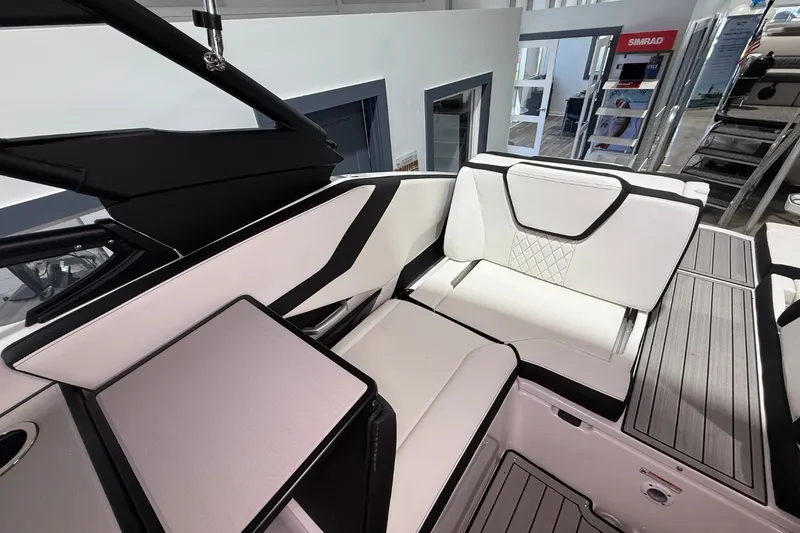 Slide: The Image of Yamaha 252S 2026 - 10