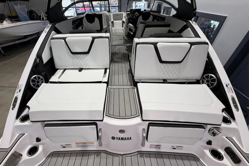 Slide: The Image of Yamaha 252S 2026 - 5
