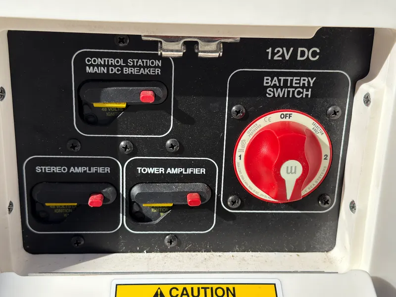 Slide: The Image of Sea Ray 250 SDX 2022 - 15