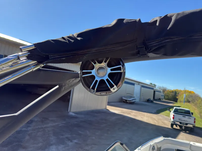 Slide: The Image of Sea Ray 250 SDX 2022 - 46