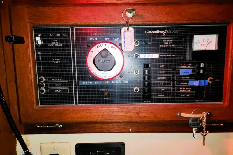 Slide: The Image of Catalina 30 MkII 1987 - 5