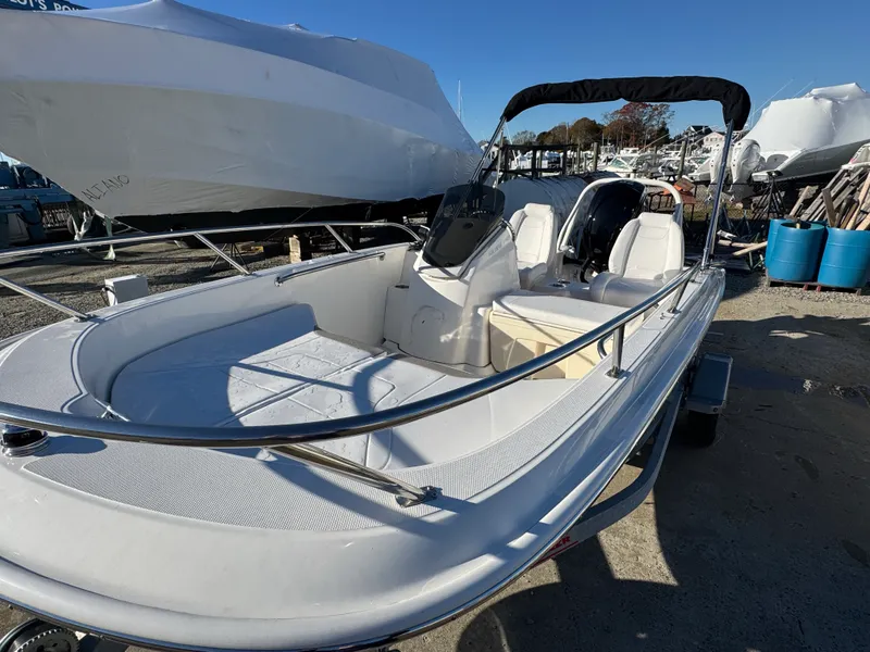Slide: The Image of Boston Whaler 160 SS 2024 - 11