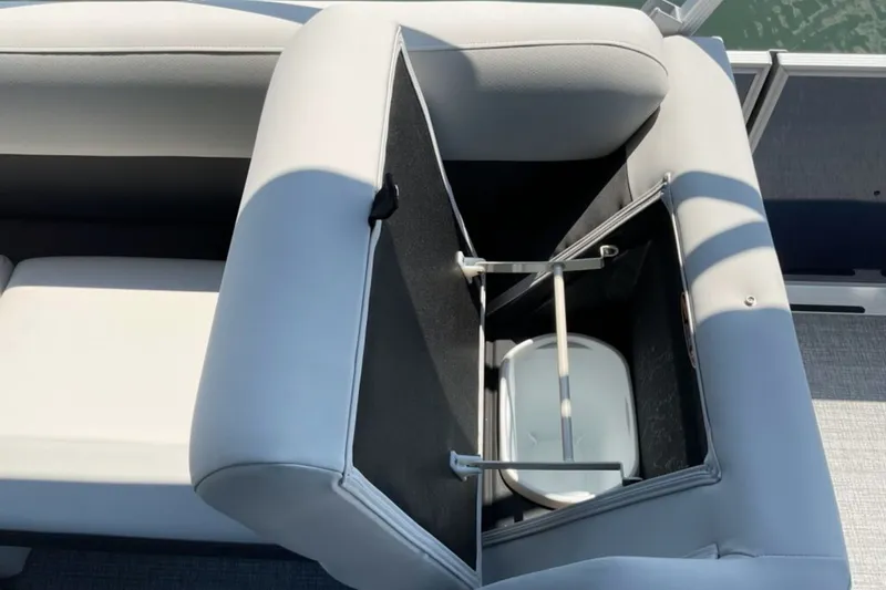 Slide: The Image of Harris Cruiser 230 2026 - 20