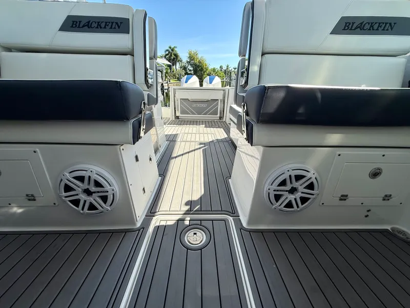 Slide: The Image of Blackfin 272 DC 2019 - 24