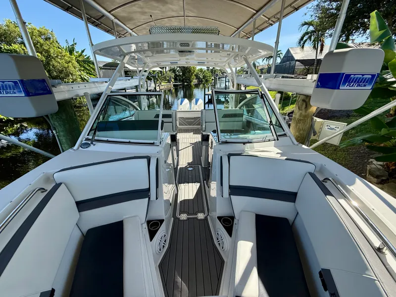 Slide: The Image of Blackfin 272 DC 2019 - 36