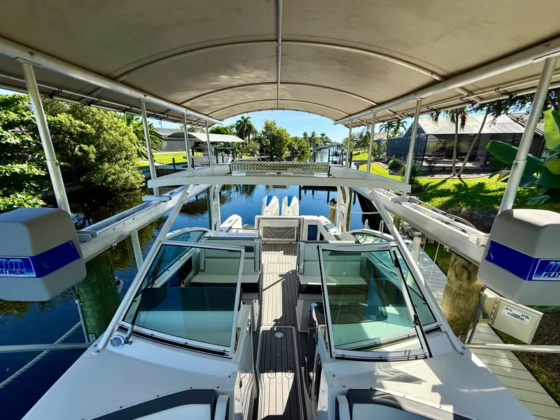 Slide: The Image of Blackfin 272 DC 2019 - 37