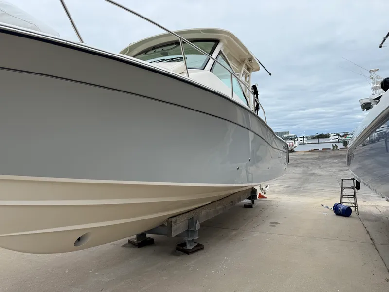 Slide: The Image of Grady-White 330 EXPRESS 2025 - 10