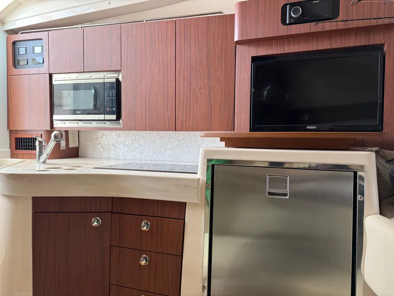 Slide: The Image of Grady-White 330 EXPRESS 2025 - 39