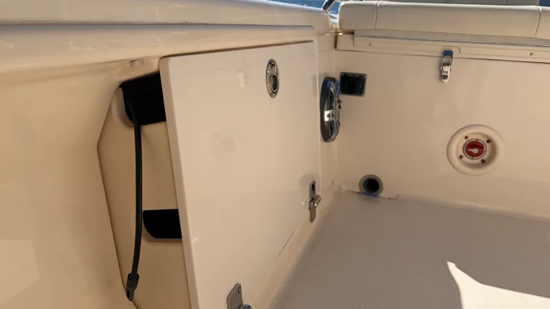 Slide: The Image of Grady-White 251 COASTAL EXPLORER 2022 - 36