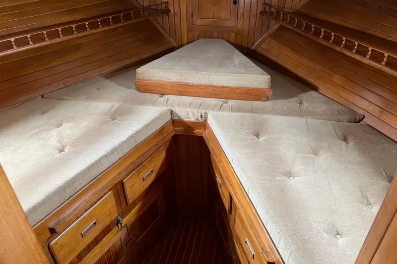 Slide: The Image of DeFever 41 Trawler 1984 - 15