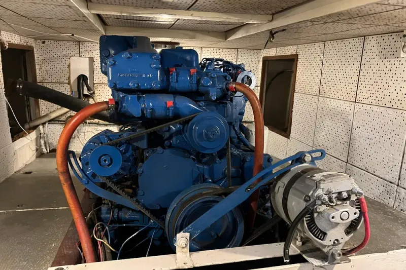 Slide: The Image of DeFever 41 Trawler 1984 - 25