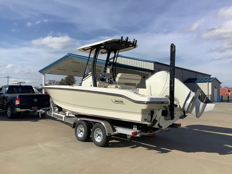 Slide: The Image of Boston Whaler 220 Dauntless 2026 - 2