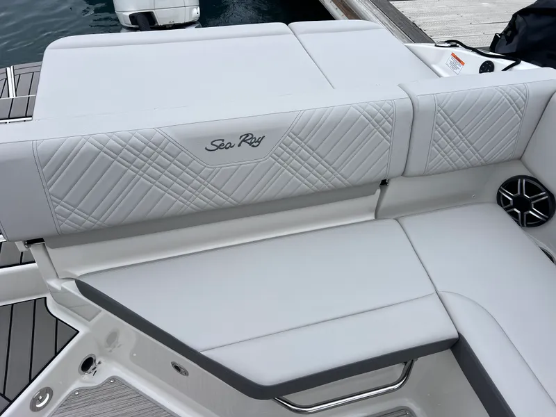 Slide: The Image of Sea Ray SDX 250 Outboard 2026 - 16