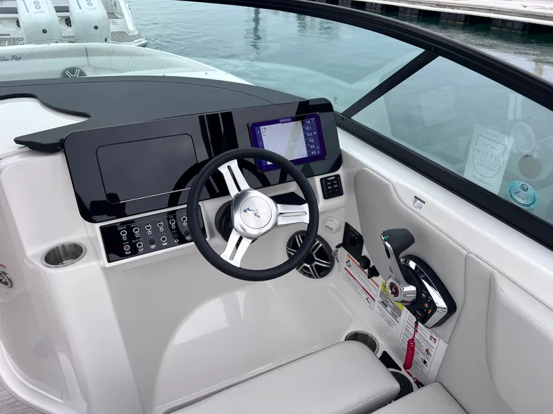 Slide: The Image of Sea Ray SDX 250 Outboard 2026 - 18
