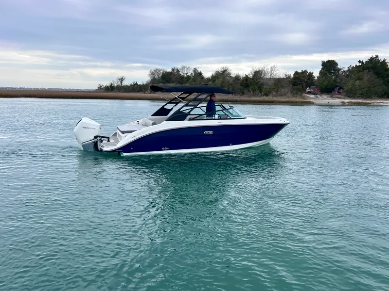 Slide: The Image of Sea Ray SDX 250 Outboard 2026 - 2