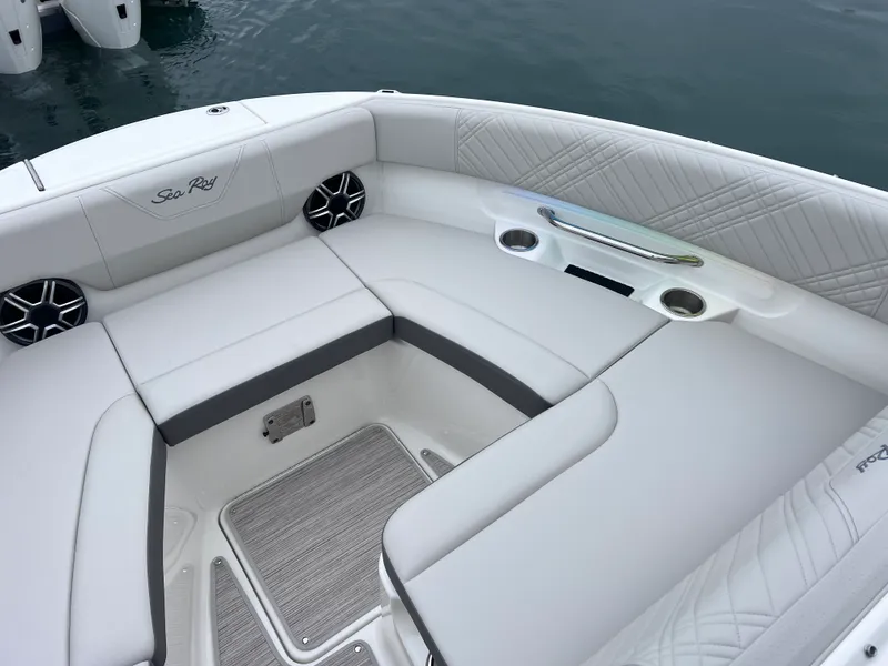 Slide: The Image of Sea Ray SDX 250 Outboard 2026 - 23