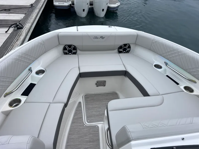 Slide: The Image of Sea Ray SDX 250 Outboard 2026 - 24