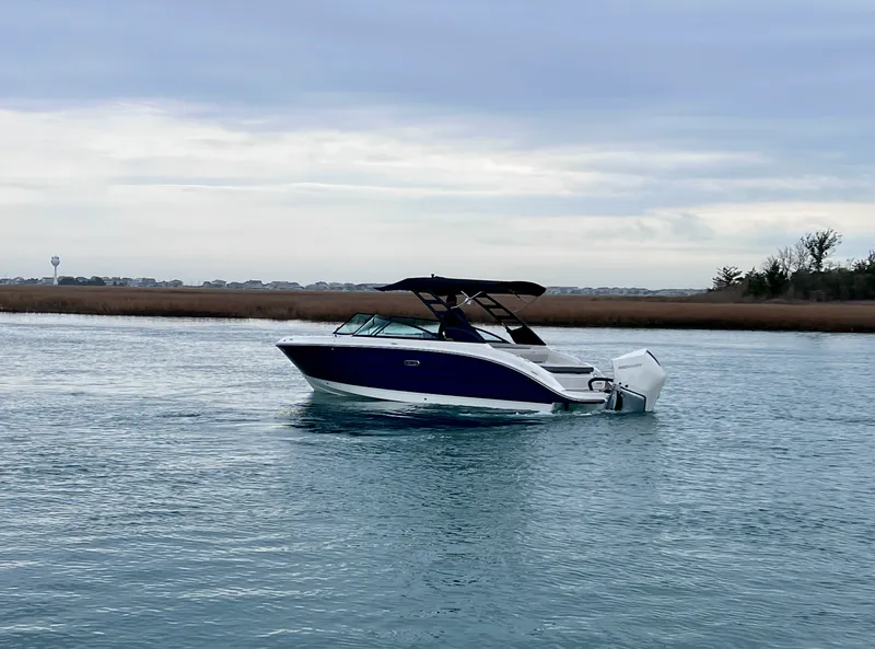 Slide: The Image of Sea Ray SDX 250 Outboard 2026 - 7