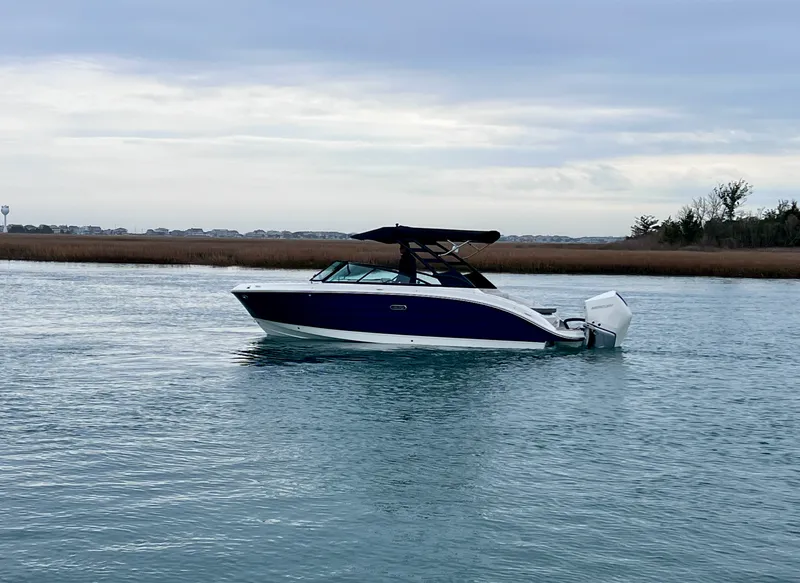 Slide: The Image of Sea Ray SDX 250 Outboard 2026 - 8