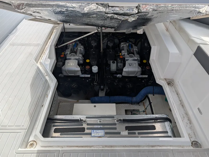 Slide: The Image of Cruisers 38 GLS 2021 - 35