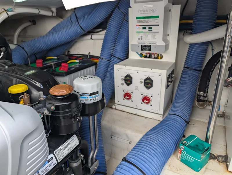 Slide: The Image of Cruisers 38 GLS 2021 - 39