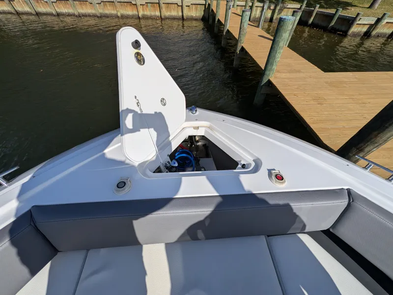 Slide: The Image of Cruisers Yachts 38 GLS 2021 - 15