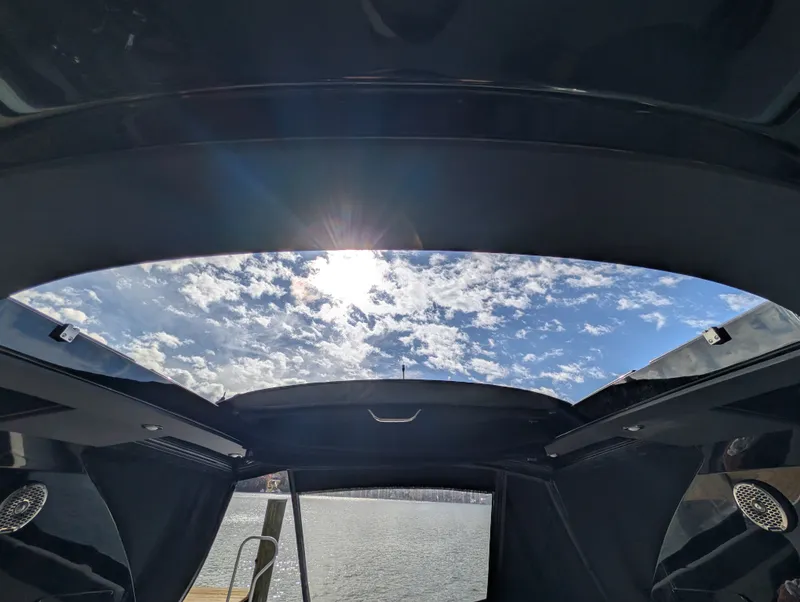 Slide: The Image of Cruisers Yachts 38 GLS 2021 - 27