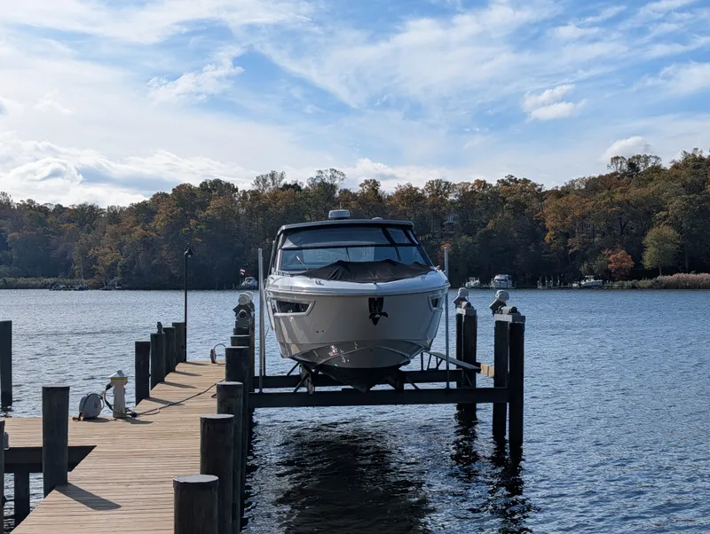 Slide: The Image of Cruisers Yachts 38 GLS 2021 - 3