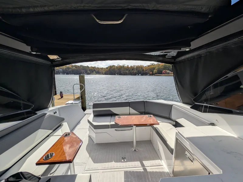 Slide: The Image of Cruisers Yachts 38 GLS 2021 - 34