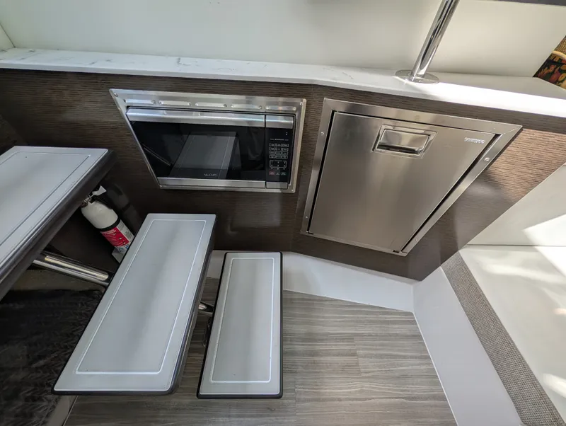 Slide: The Image of Cruisers Yachts 38 GLS 2021 - 46