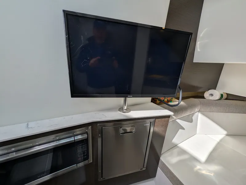 Slide: The Image of Cruisers Yachts 38 GLS 2021 - 47